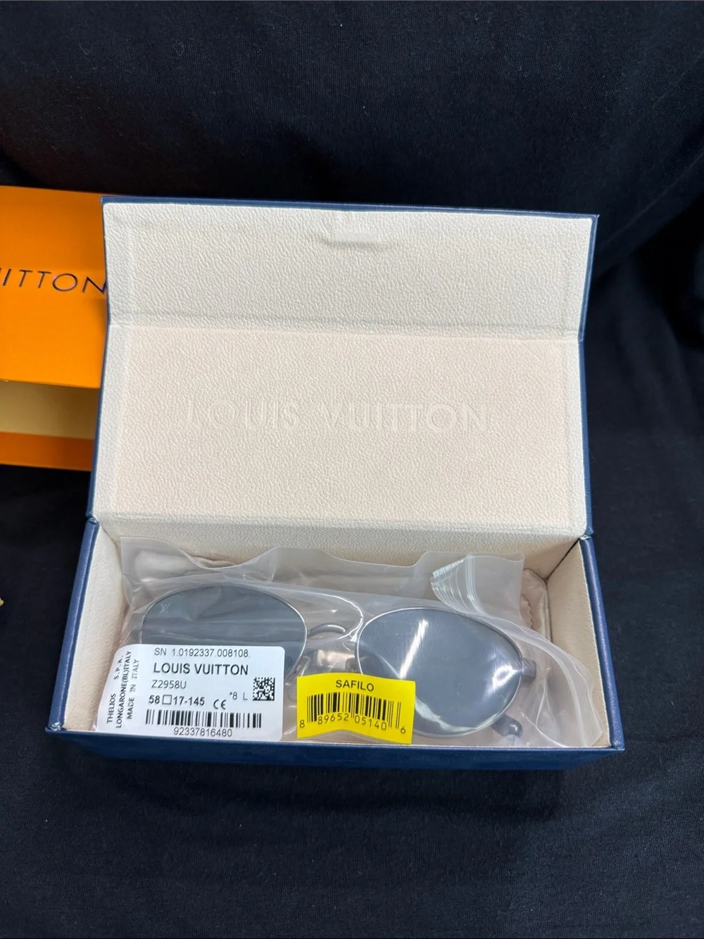 New Louis Vuitton black men’s Sunglasses in Branded Case & Box